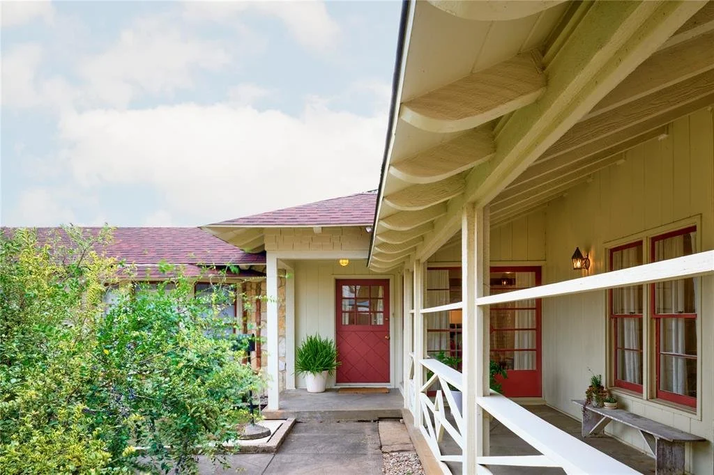 A 1940s Charles Dilbeck Ranch  in Dallas - $599,000