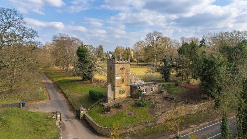 A Mid 18th Century Period Hawking Tower