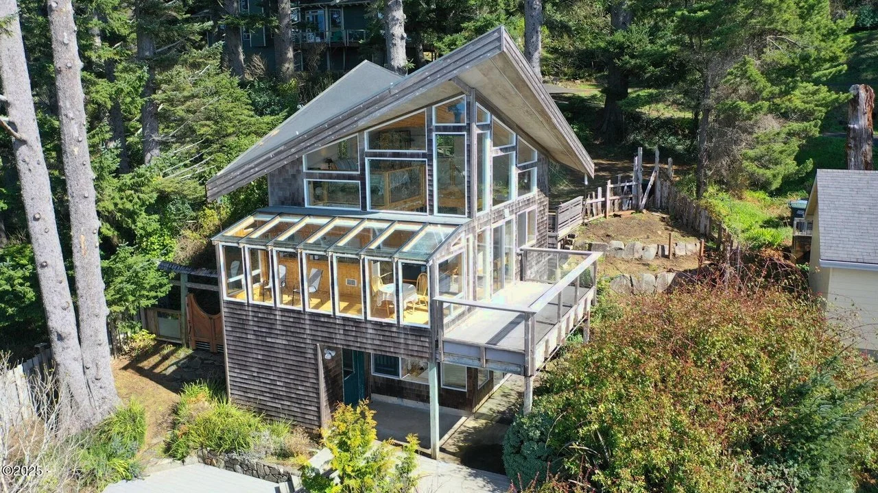 A Passive Solar Home in Yachats, OR - $549,000