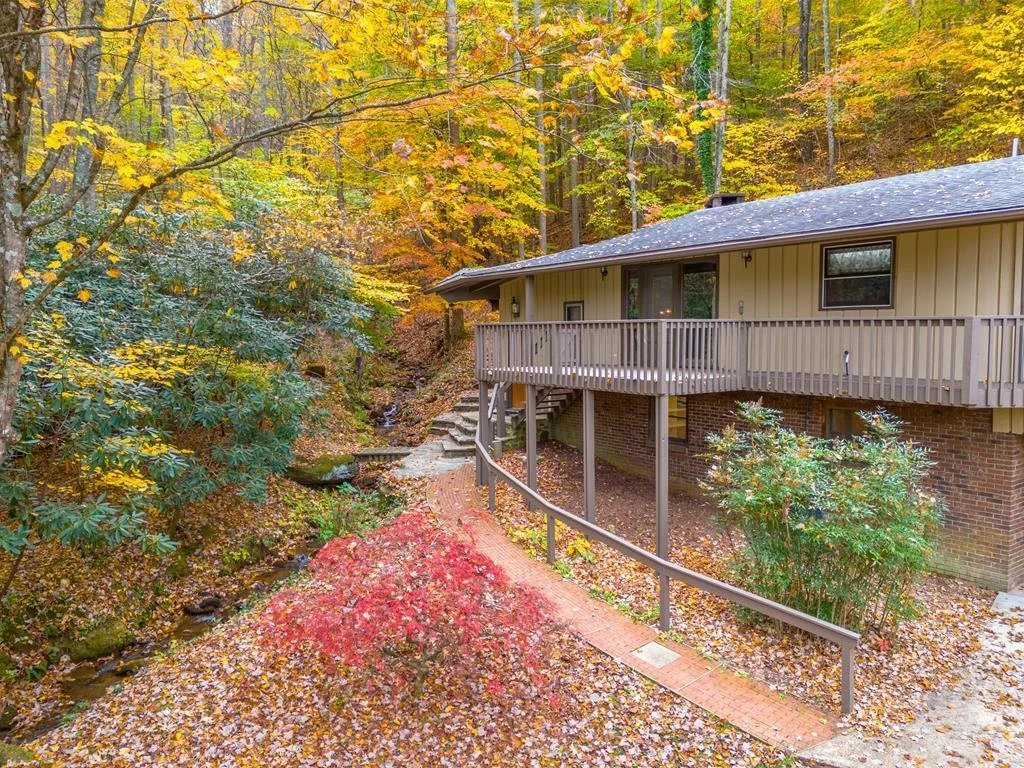 9 Acres in Franklin, NC - $750,000