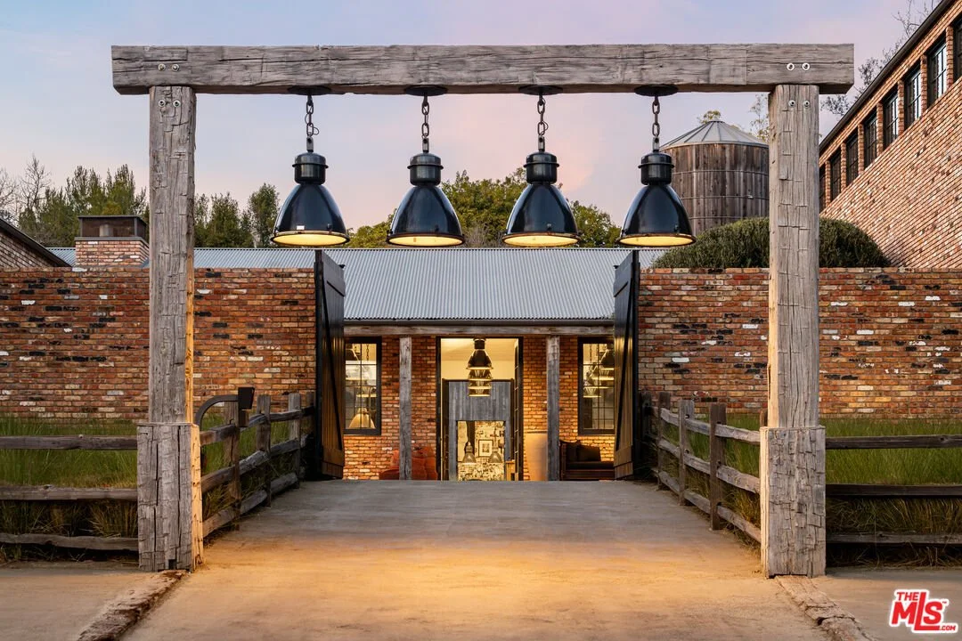 A Visual Treasure Trove in L.A. - $28,900,000