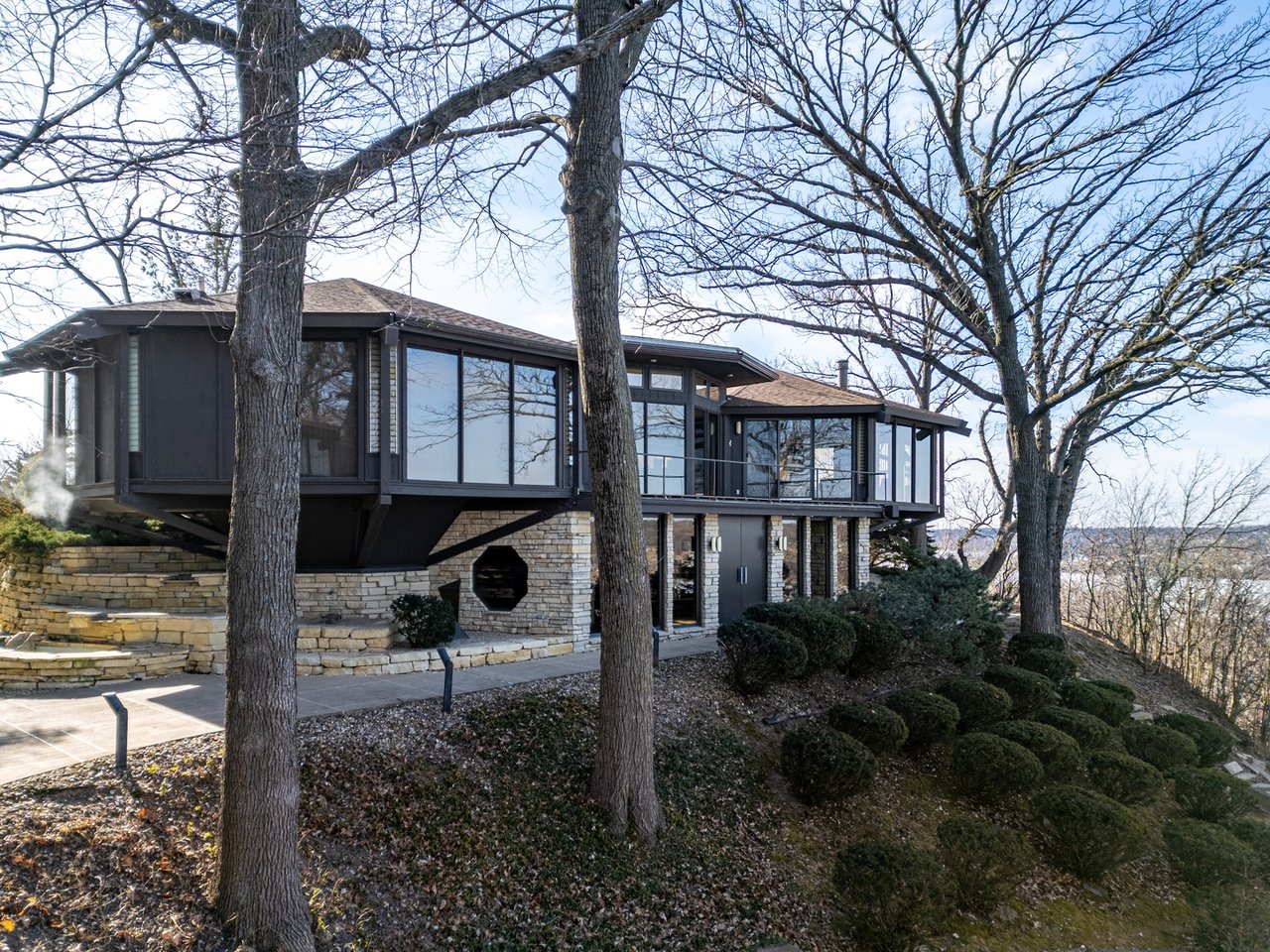 "The Point" in Fulton, IL - $775,000