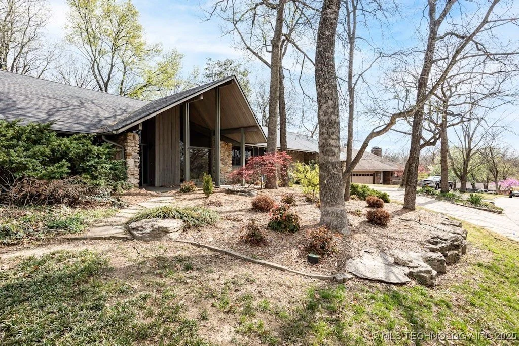 A Thomas McCrory Design in Bartlesville, OK - $380,000