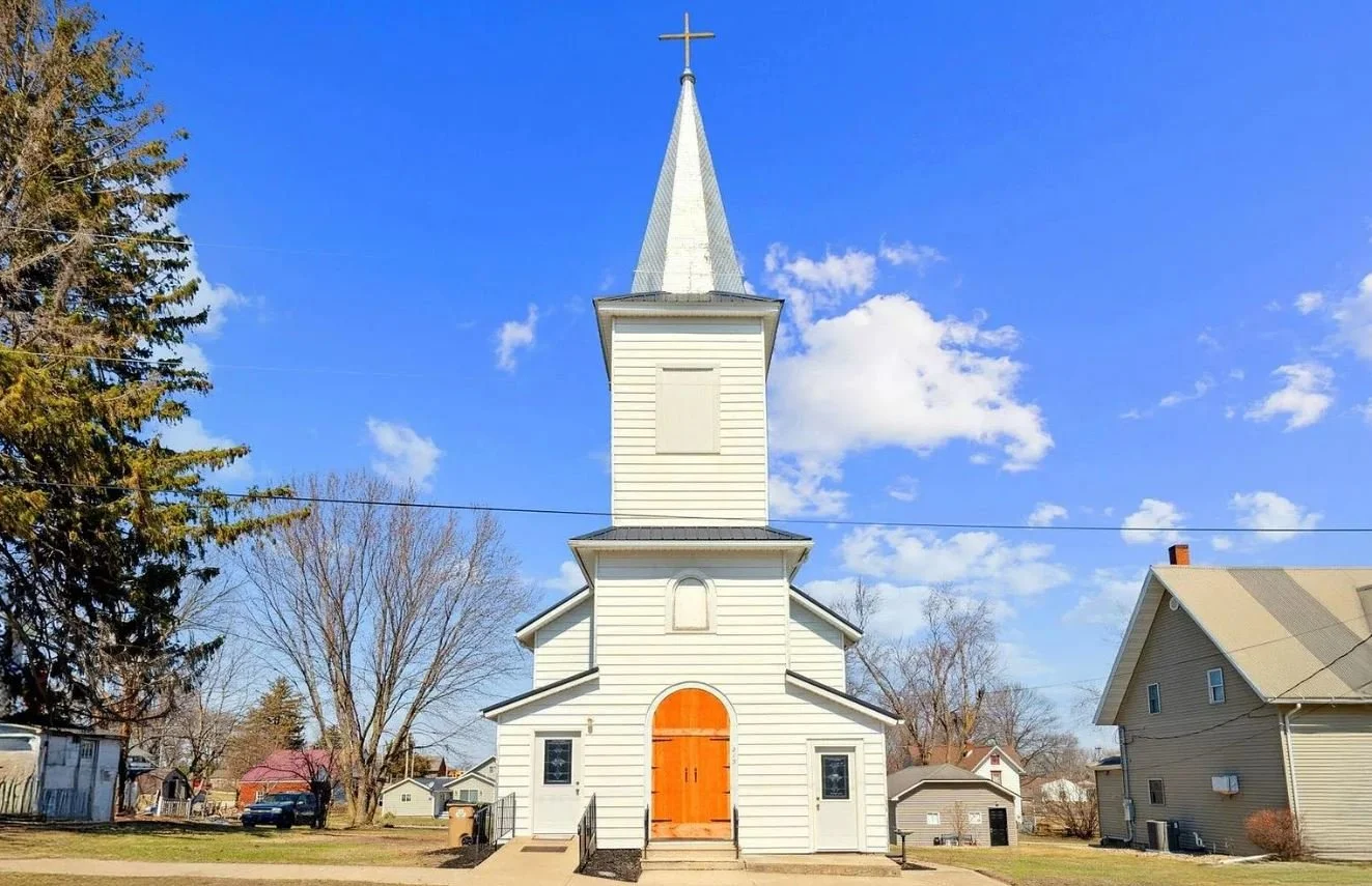 1920 Church in Earlville, IA - $125,000