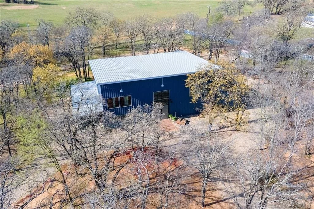 A Barndominium on 3 Acres in Aubrey, TX