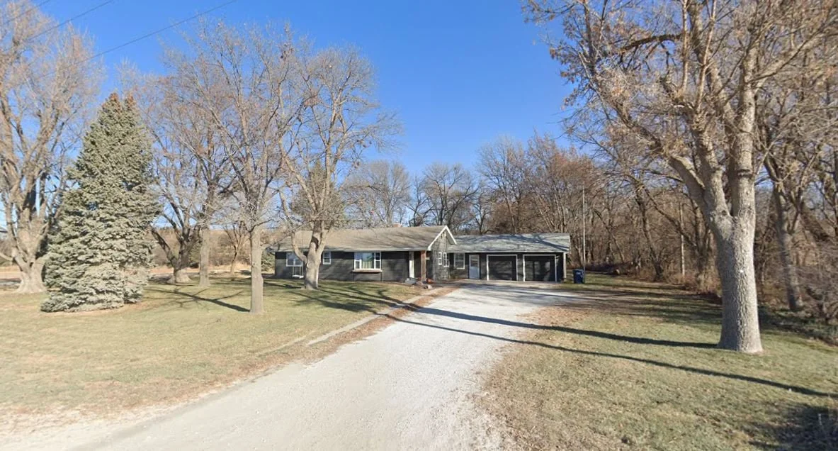 A Colorful Home in Gretna, NE - $300,000