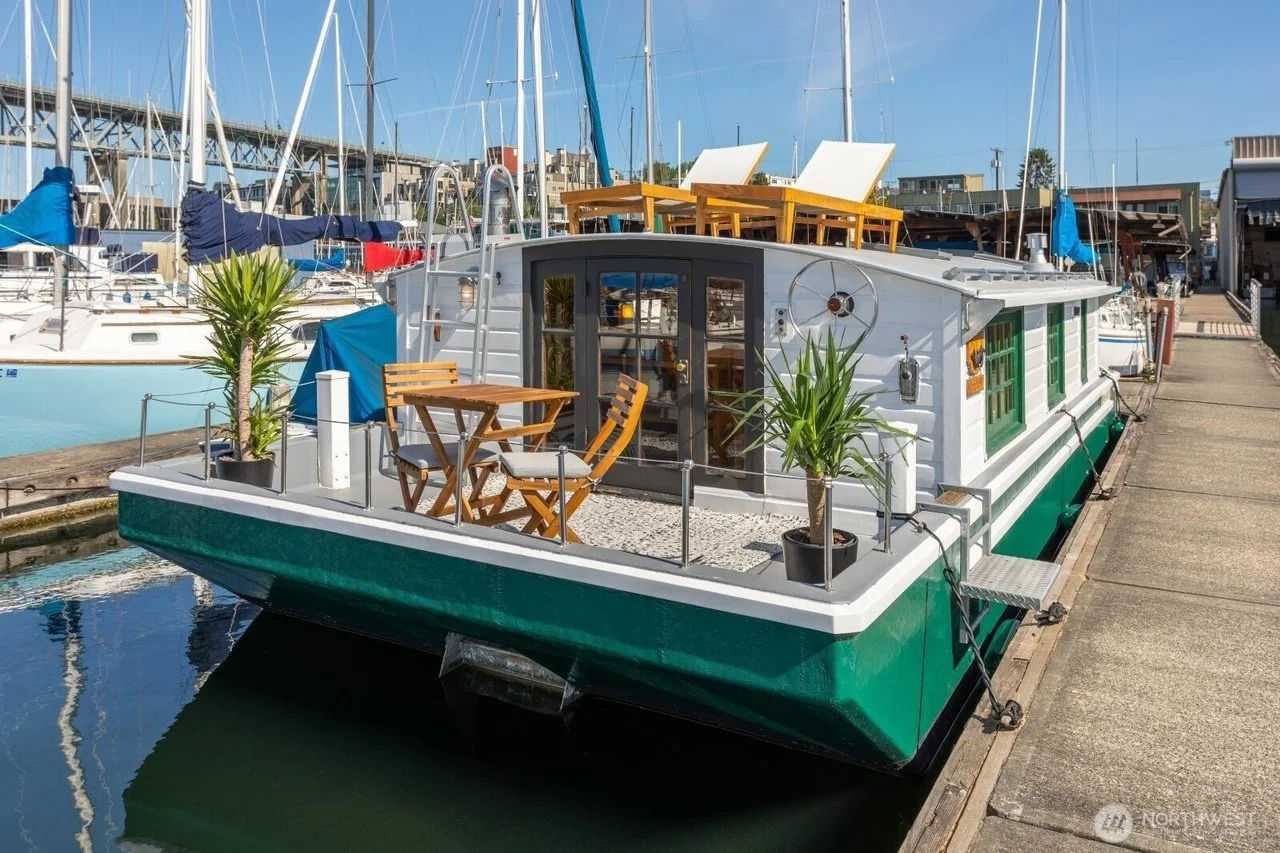 A Houseboat in Seattle - $269,000