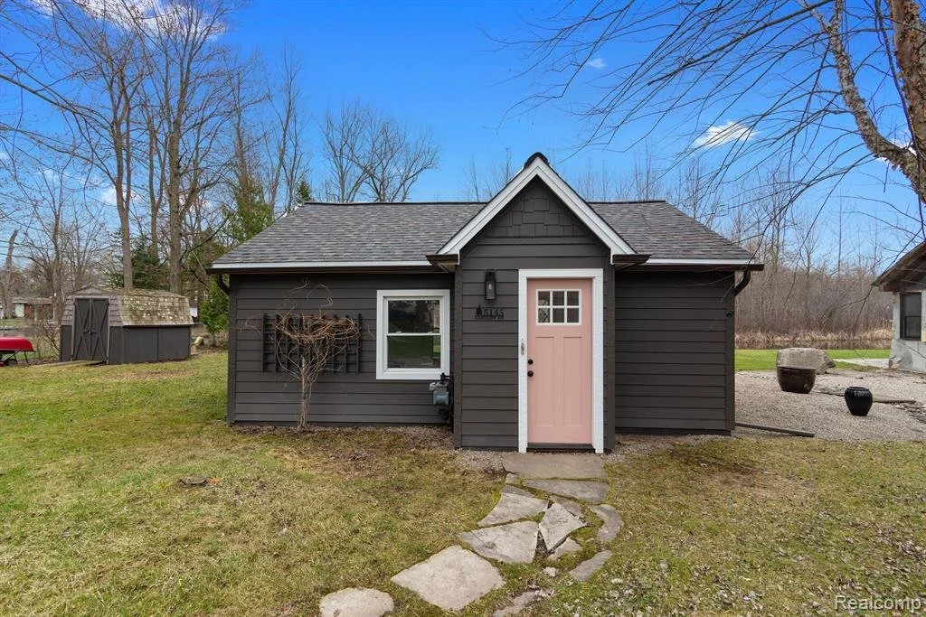 Canal Front in Waterford, MI - $142,500