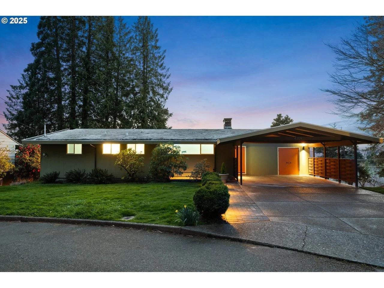 1956 Mid-Century Modern in Portland, OR - $998,900