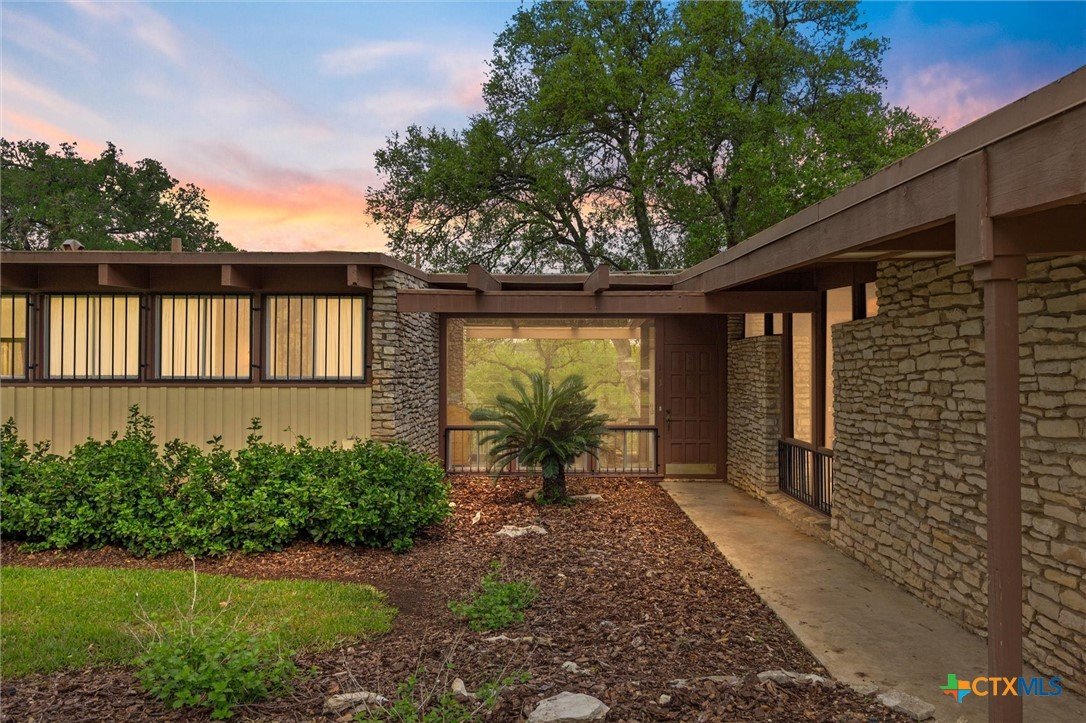 1955 Mid-Century Modern in San Marcos, TX - $650,000