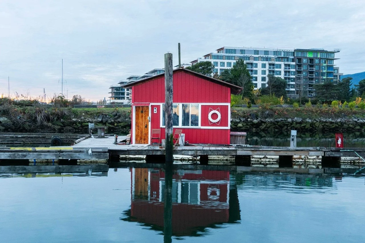 A Floating Home in North Vancouver, BC - C$388,000