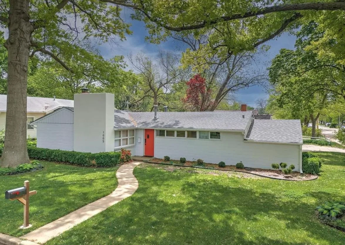 A MCM in Winfield, KS - $215,000