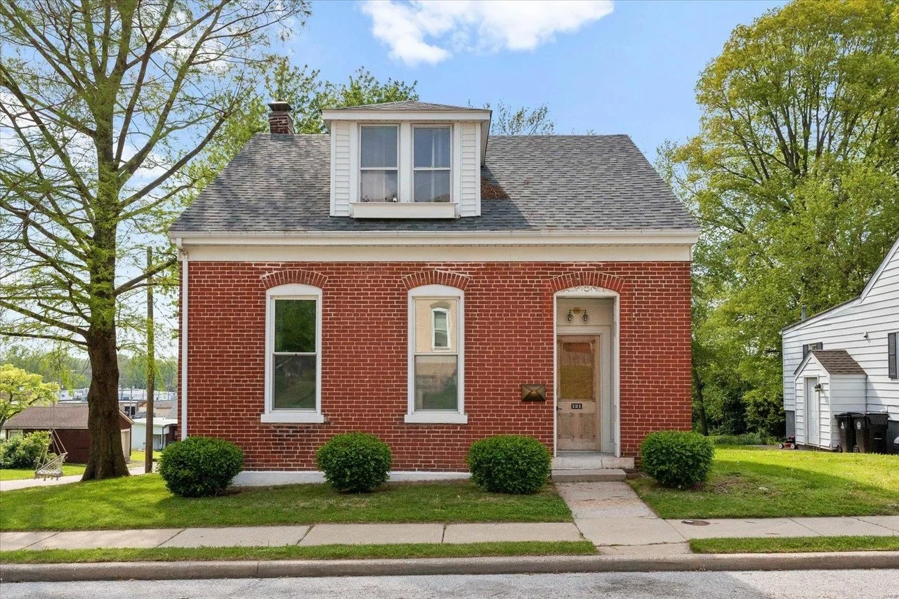 An Updated Home in Belleville, IL - $179,900