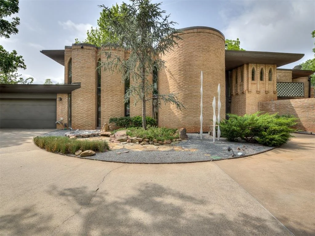 Natural Light in OKC - $850,000
