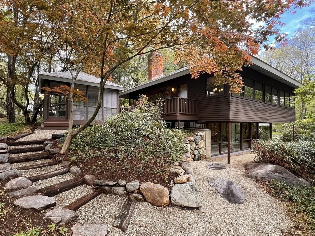 A Ronald Gourley Design in Lincoln, MA - $1,100,000