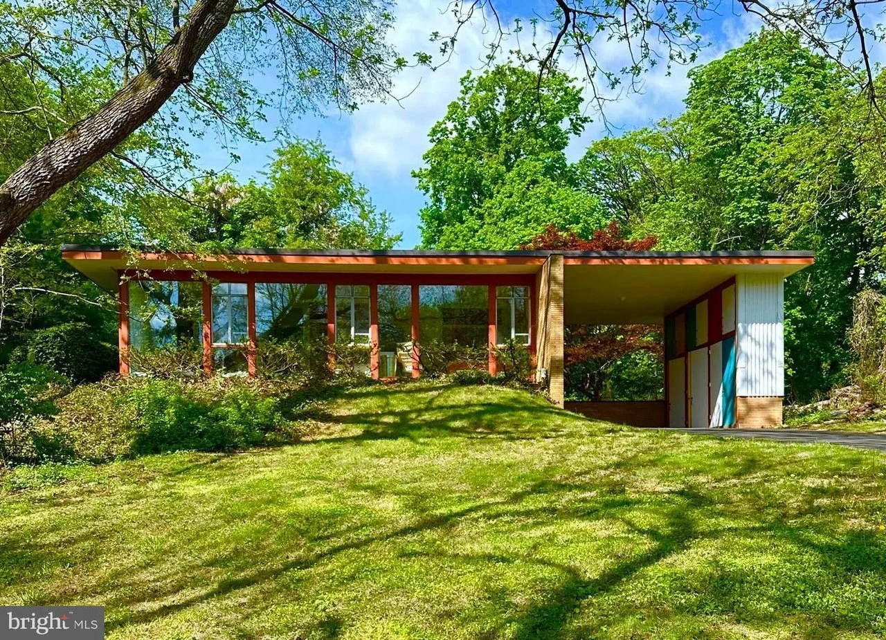 The Allan Berkowitz Residence in Wyncote, PA - $540,000
