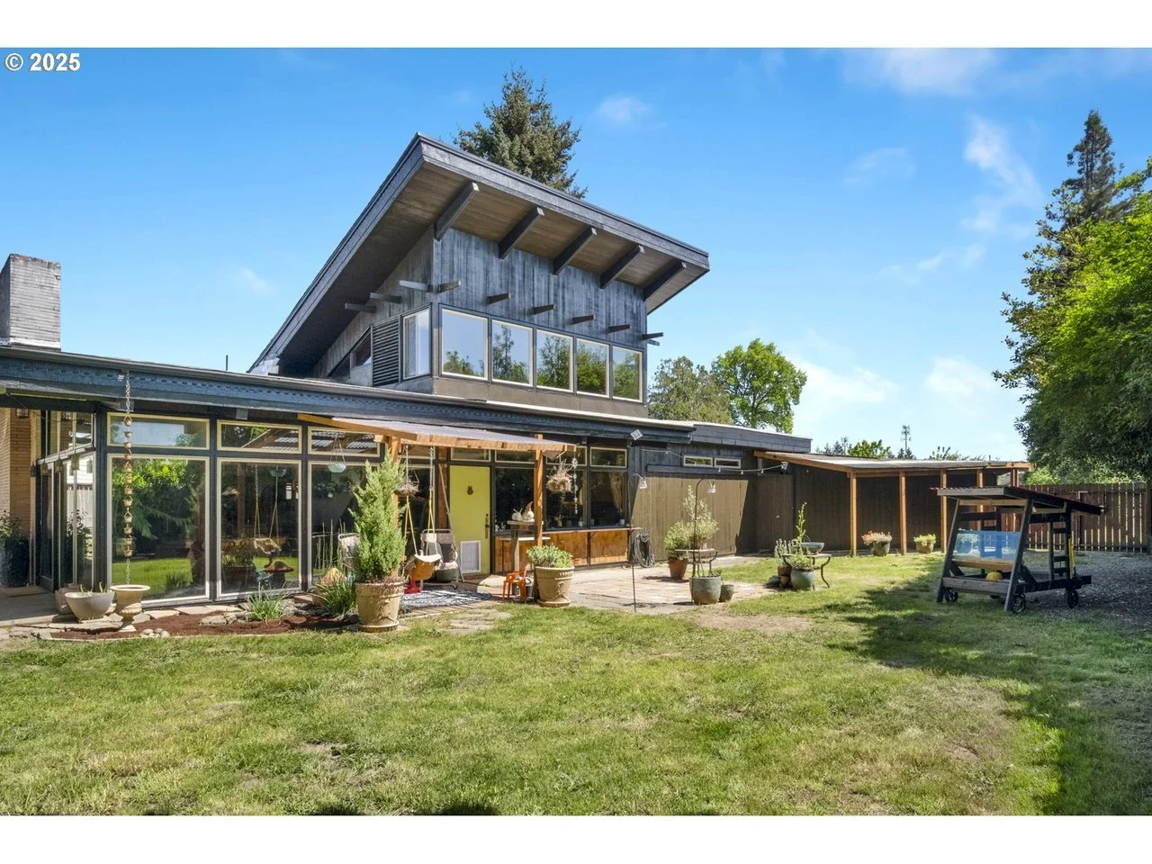 An Artsy Home in Scappoose, OR - $475,000