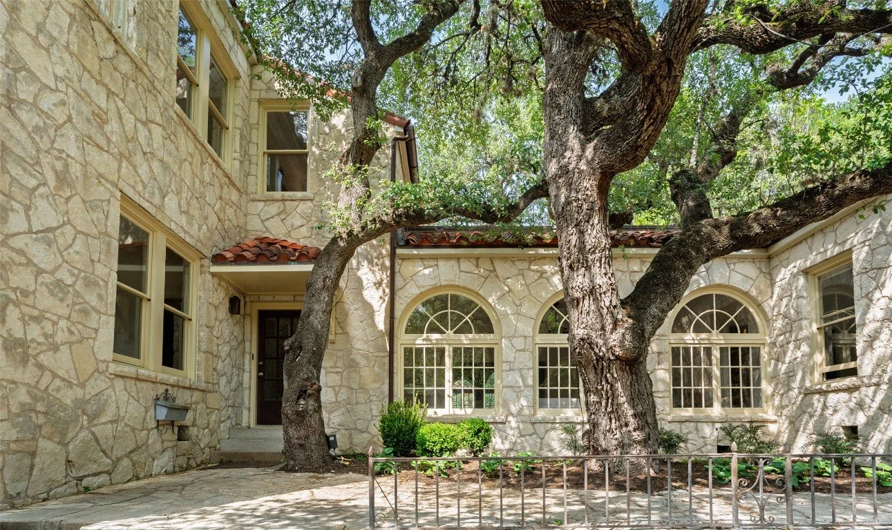Vintage Bathrooms in Austin, TX - $4,500,000