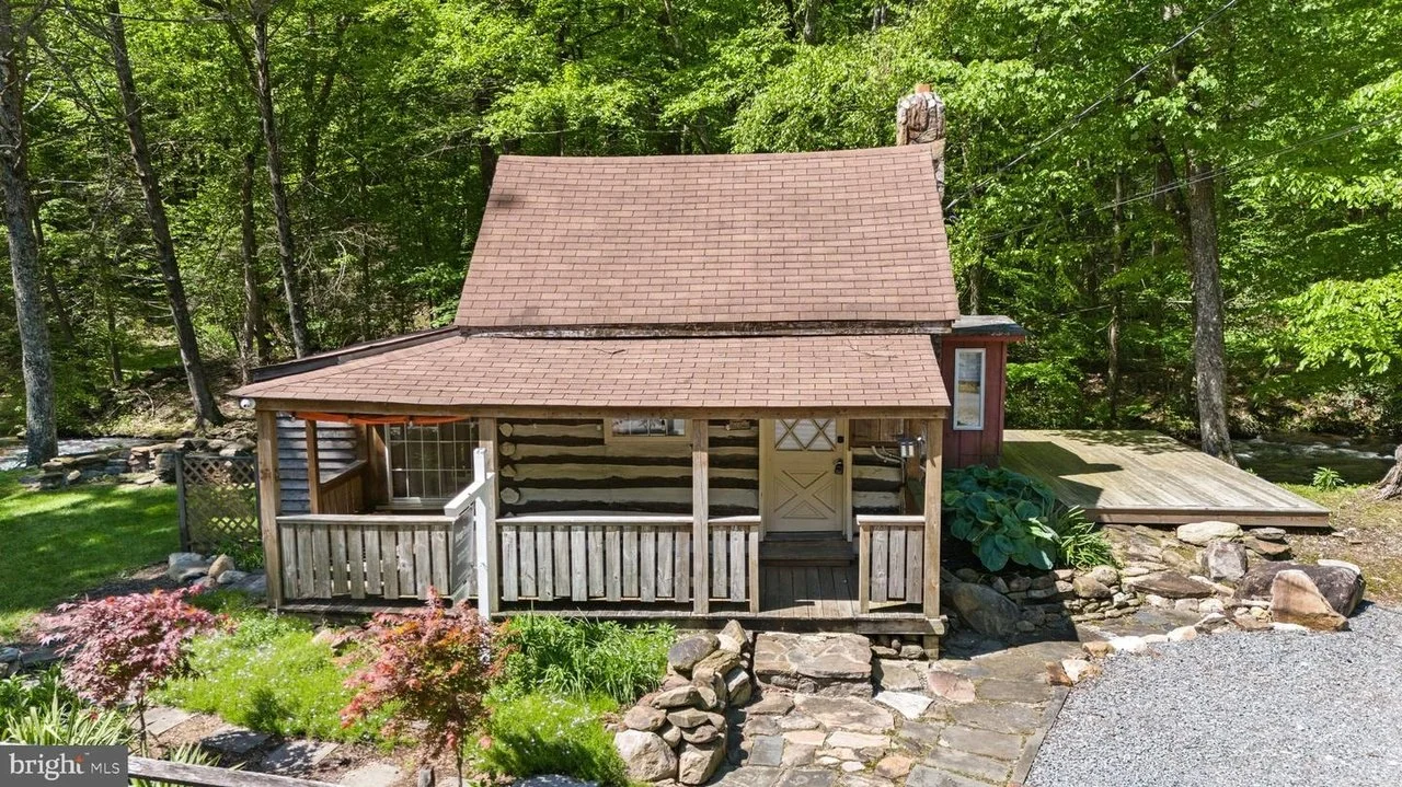 A Log Home in Thurmont, MD - $220,000