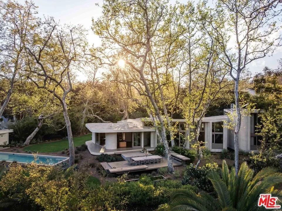 A Bill Neburka Design in Pacific Palisades, CA - $26,500,000