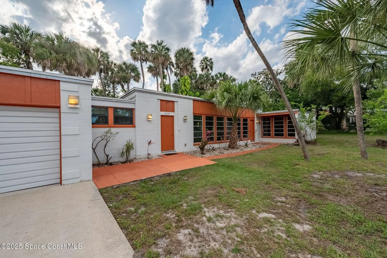 Mid-Century Modern in Melbourne, FL - $450,000