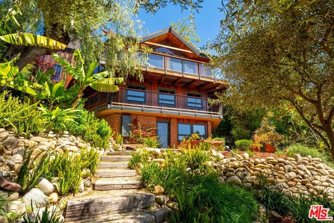 A 1999 Hexagonal Design in Ventura, CA - $2,999,999