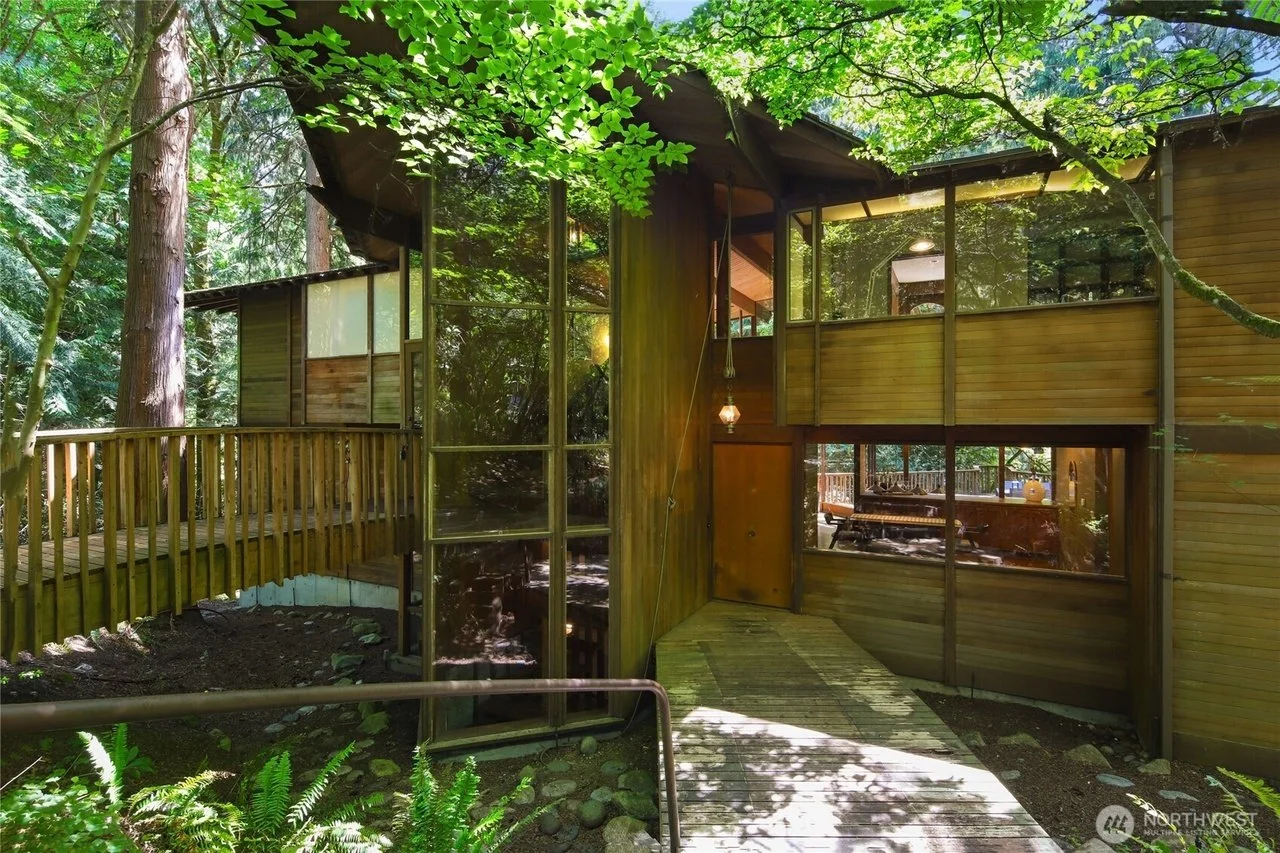 A 1967 Jerry Gropp Design in Shoreline, WA - $1,498,000