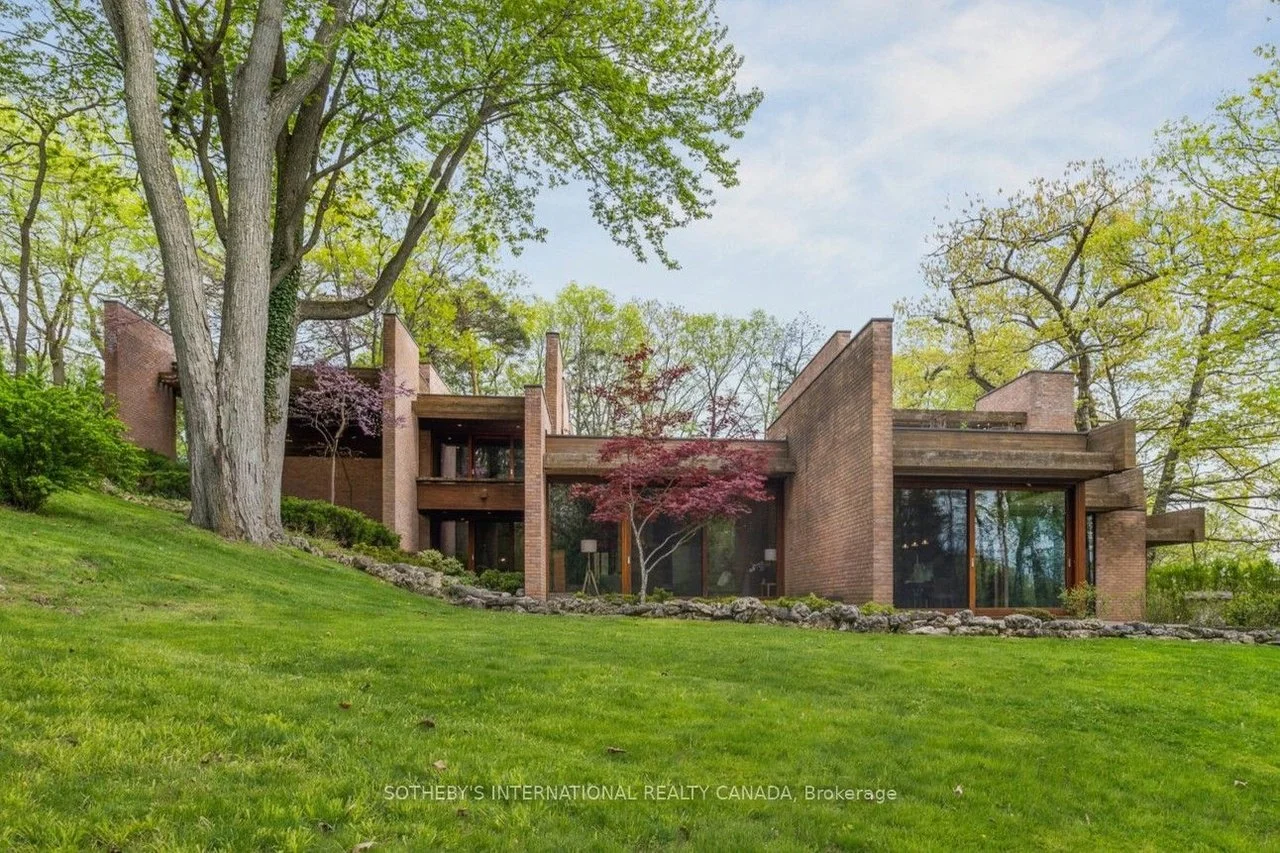 The Hilborn House by Arthur Erickson - C$3,900,000