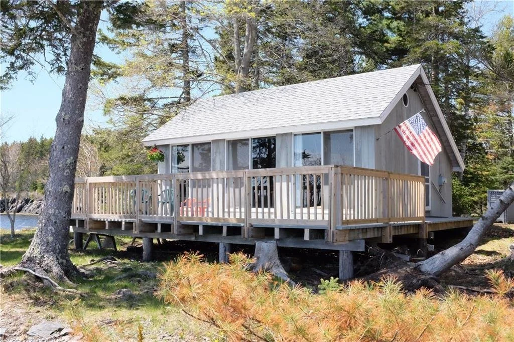 A Summer Cottage in Islesboro, ME - $395,000