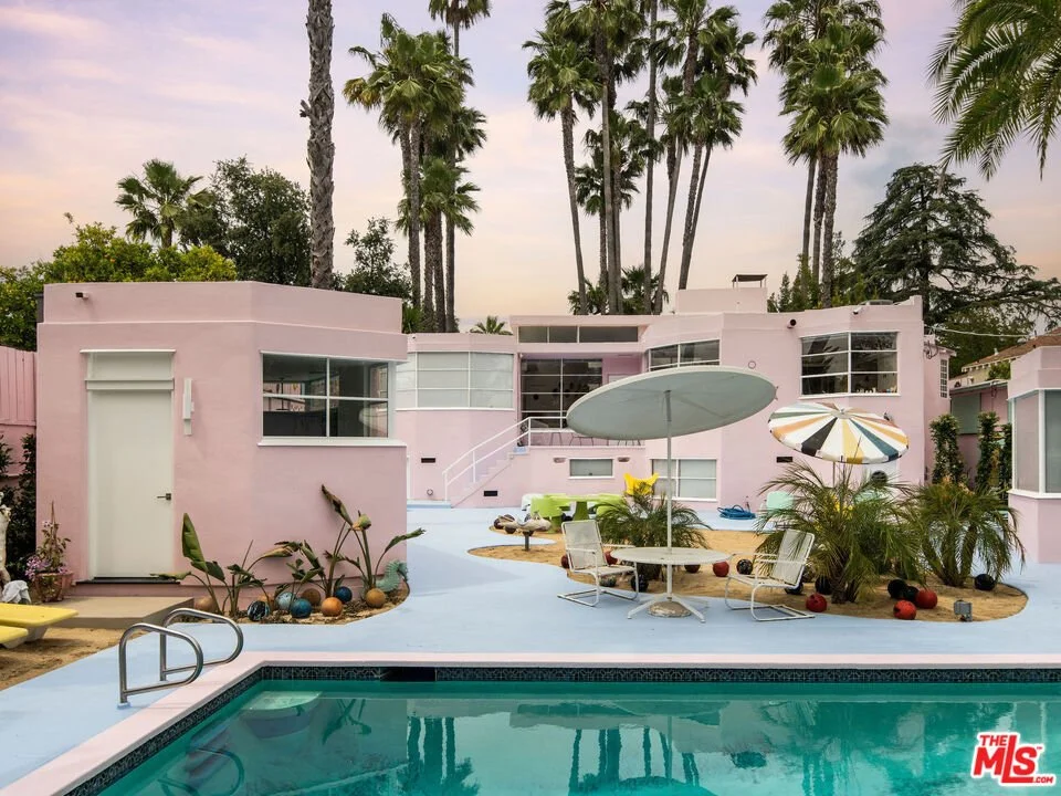 Streamline Moderne in North Hollywood, CA - $1,995,000