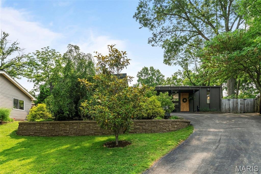 A 1962 Harris Armstrong Design in STL - $399,000