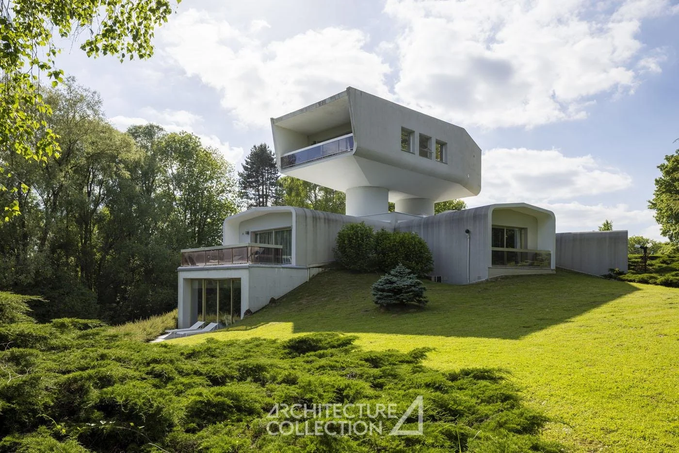 A Futuristic Villa in France - €1,450,000