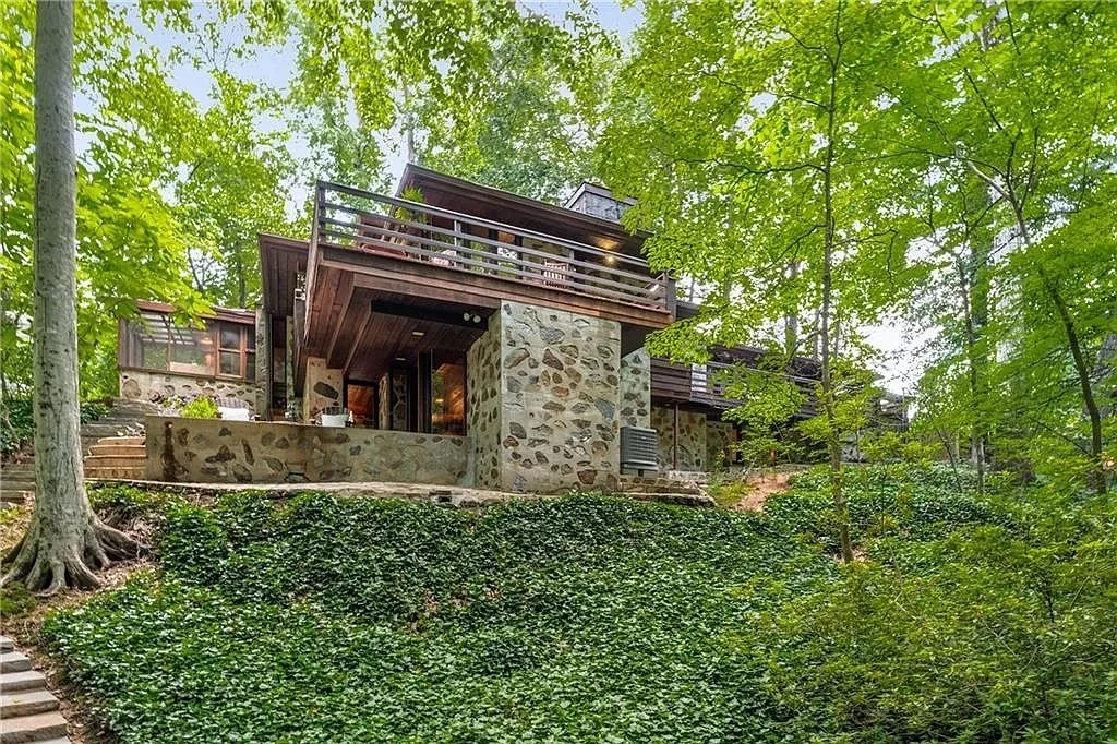 A 1963 Robert Green Design in Atlanta - $925,000