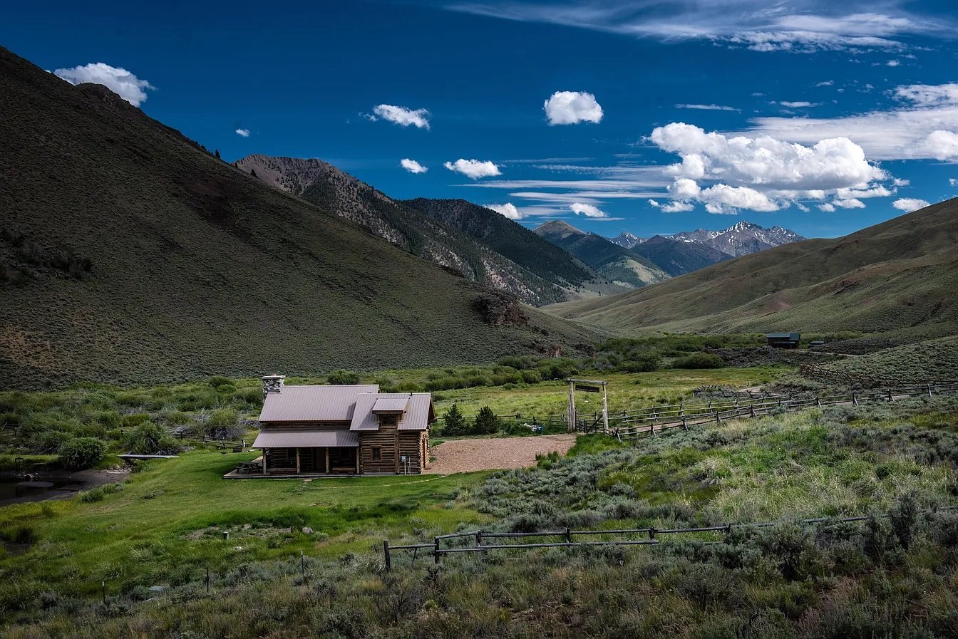 A Log Cabin on 40 Acres in Mackay, ID - $750,000