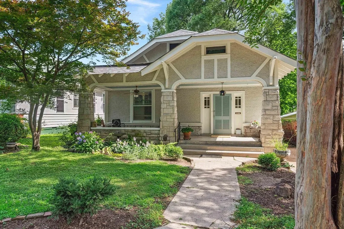 A Bungalow in Memphis - $299,000