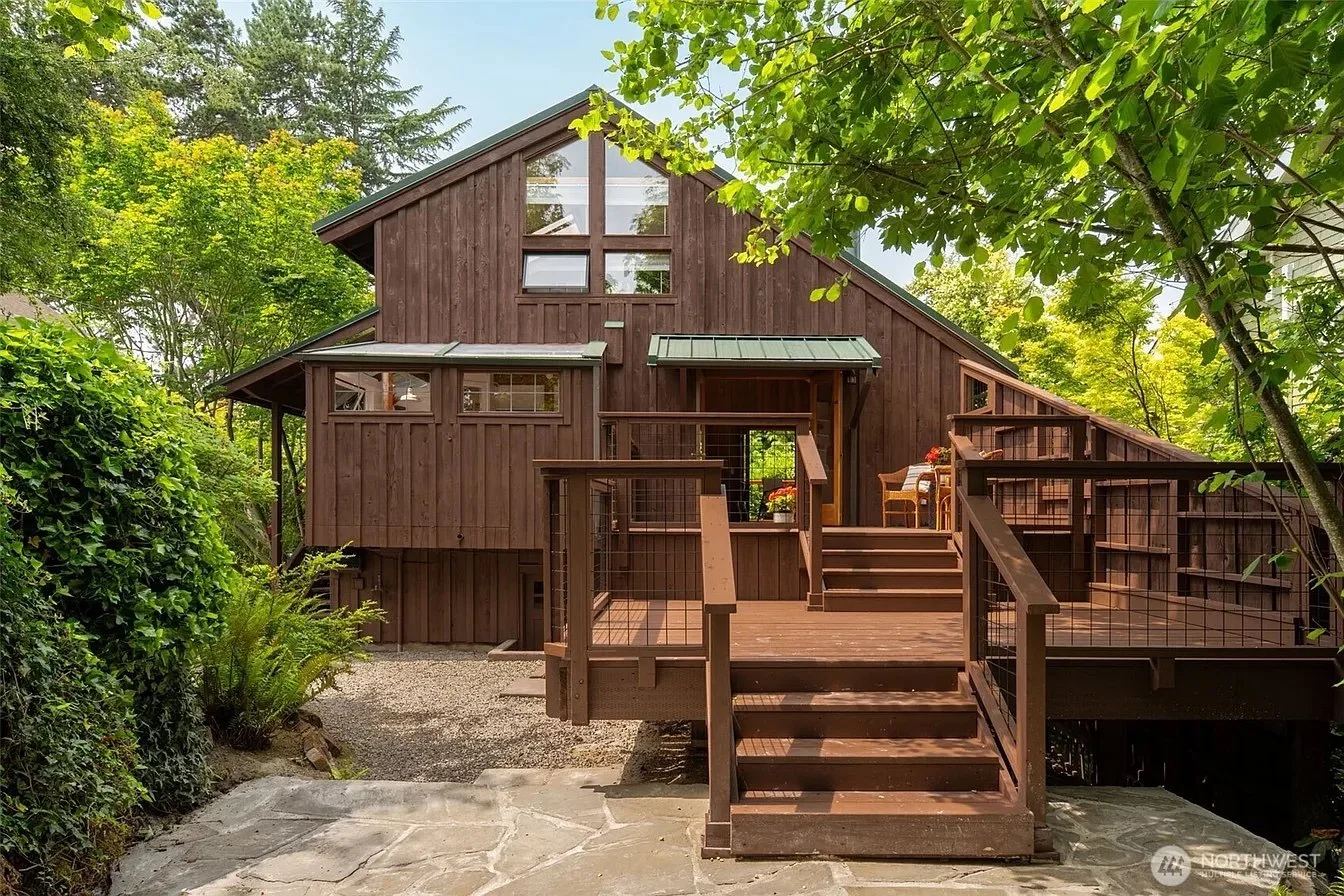 A 1977 Custom Design in Seattle - $1,025,000