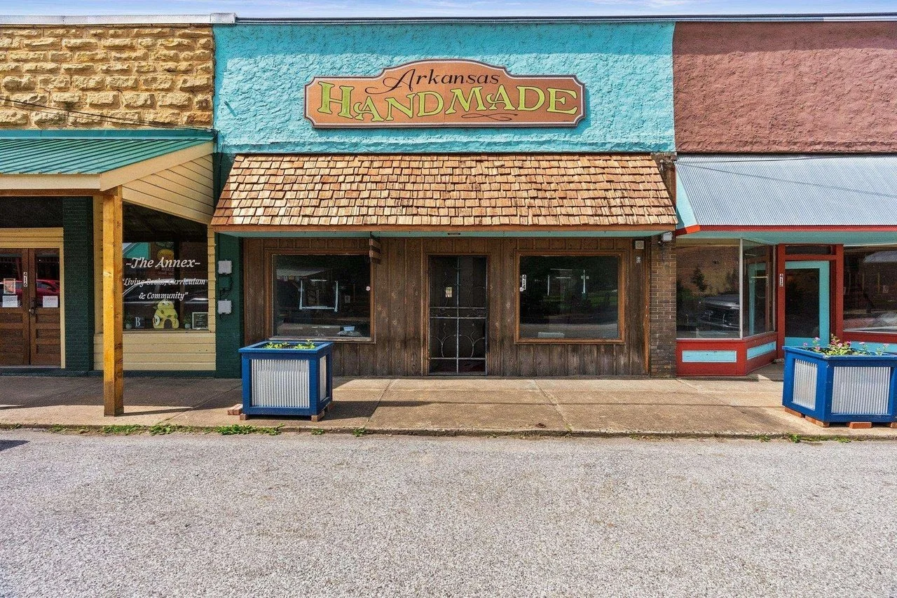 An Early 1900s Building in Leslie, AR - $225,000