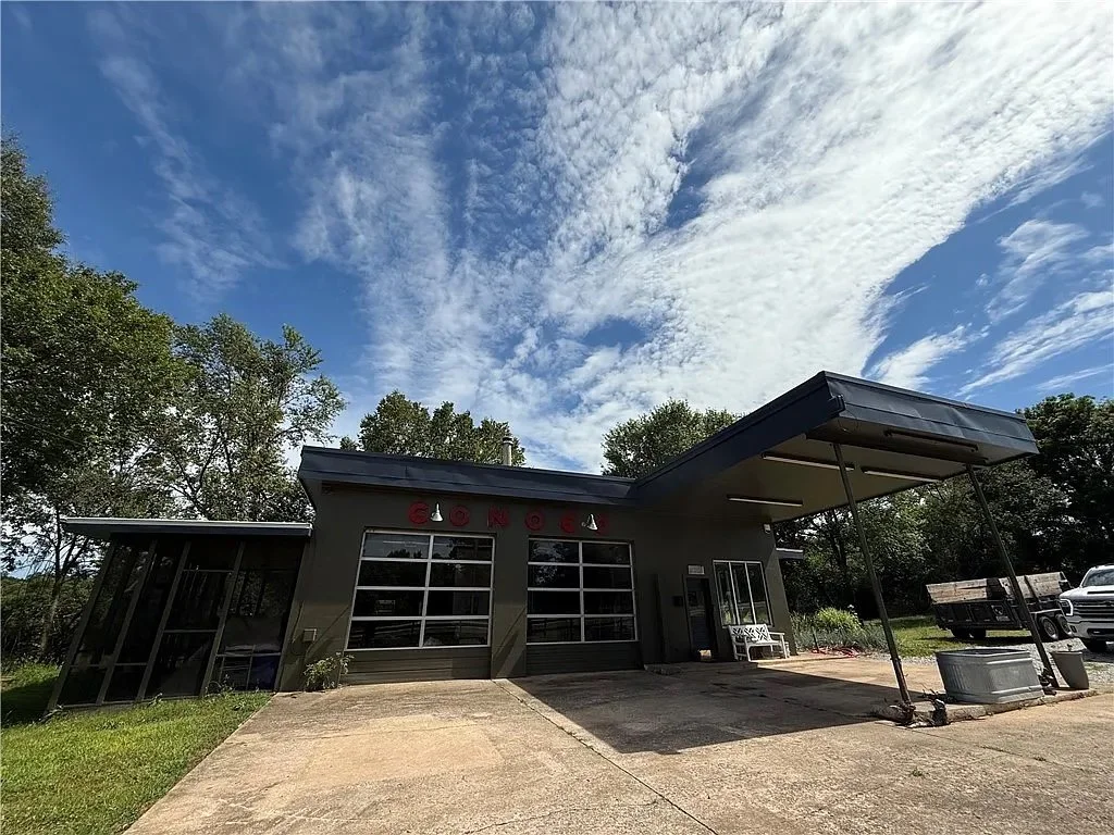 A Former Conoco Service Station on 3 Acres - $525,000