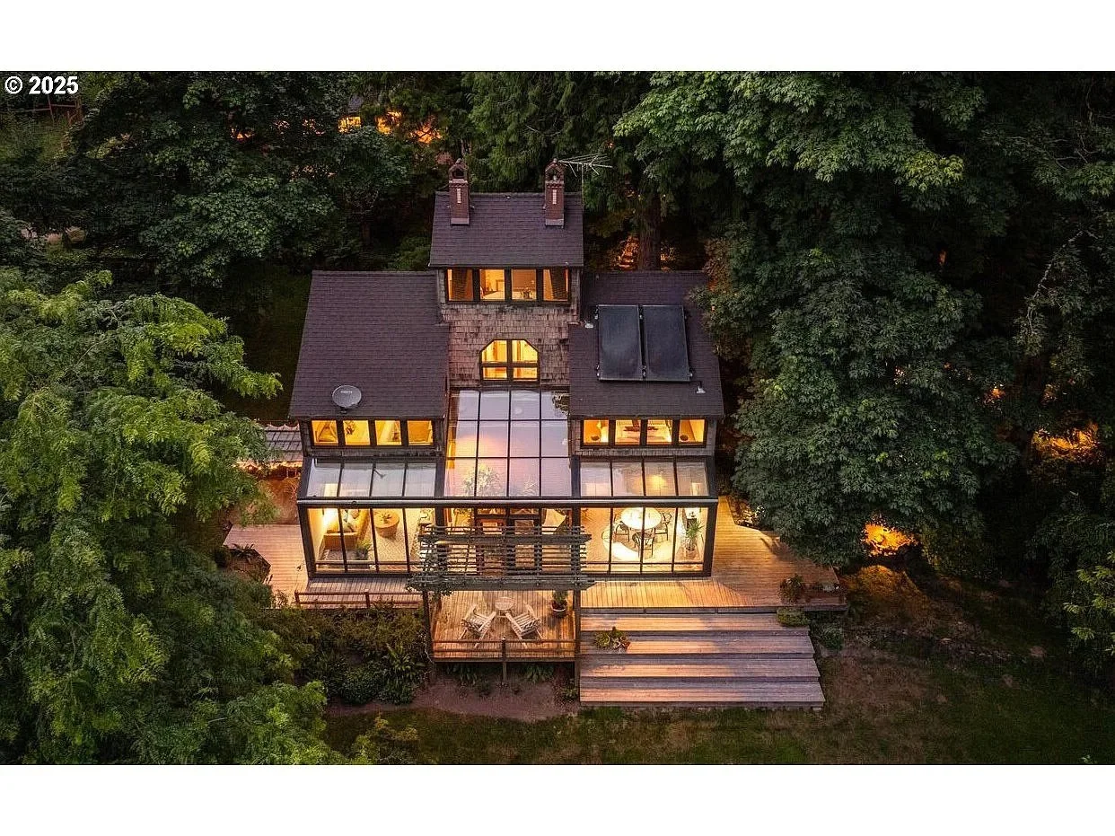 One of Oregon's 1st Passive Solar Homes - $895,000