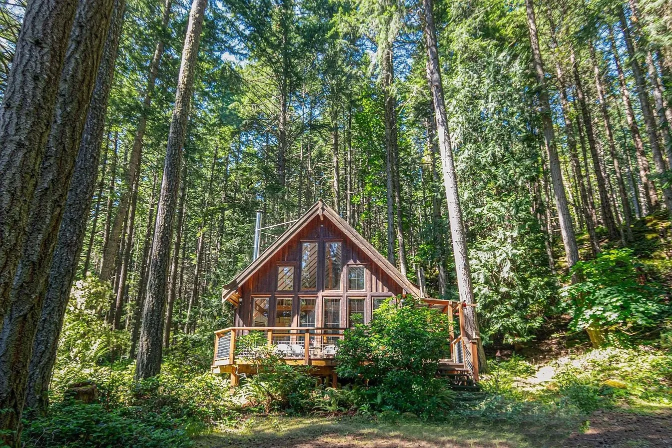 Over 2 Acres in&nbsp;Southern Gulf Islands, BC - C$845,000