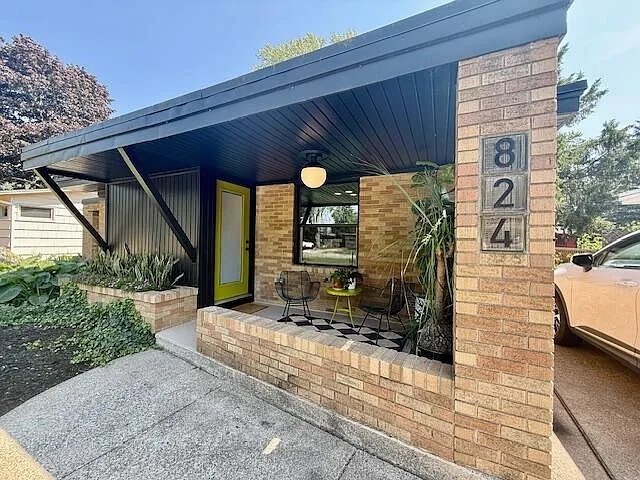 A Mid-Century Modern Ranch in Holland, MI - $289,000