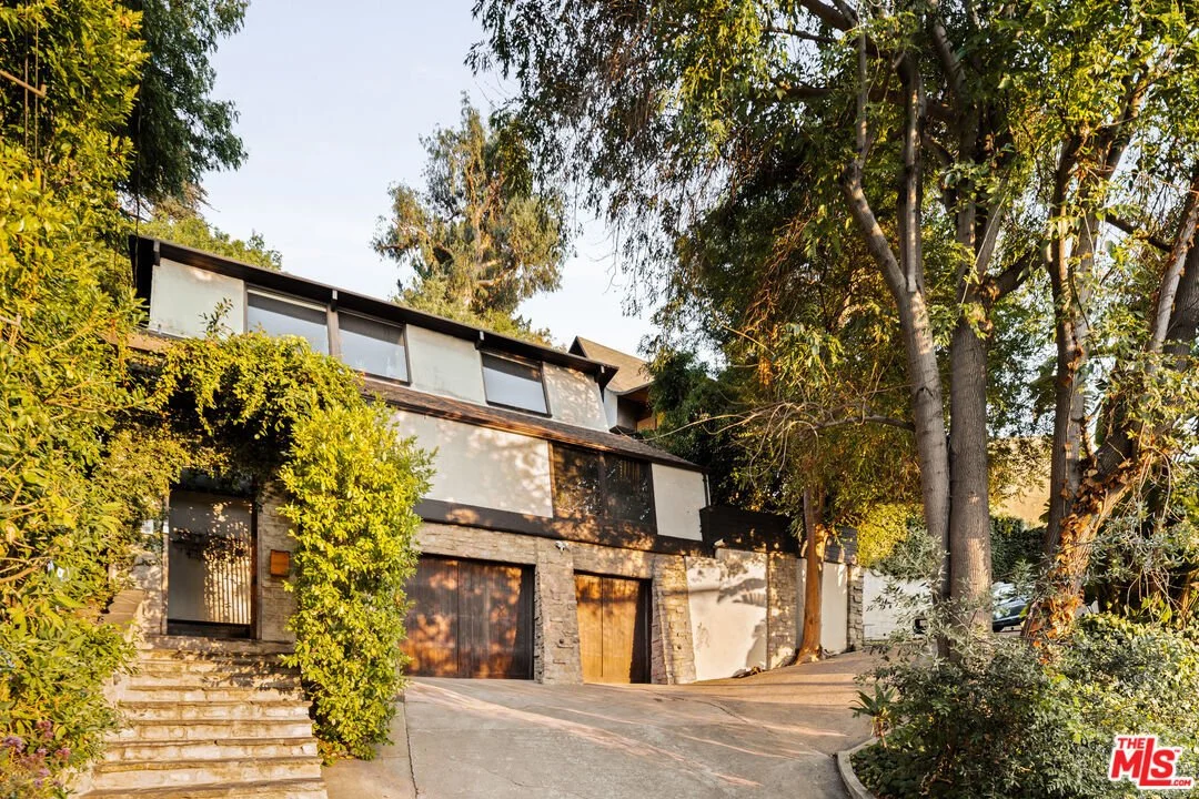 A Striking 1963 Stephen Alan Siskind Design - $2,649,000
