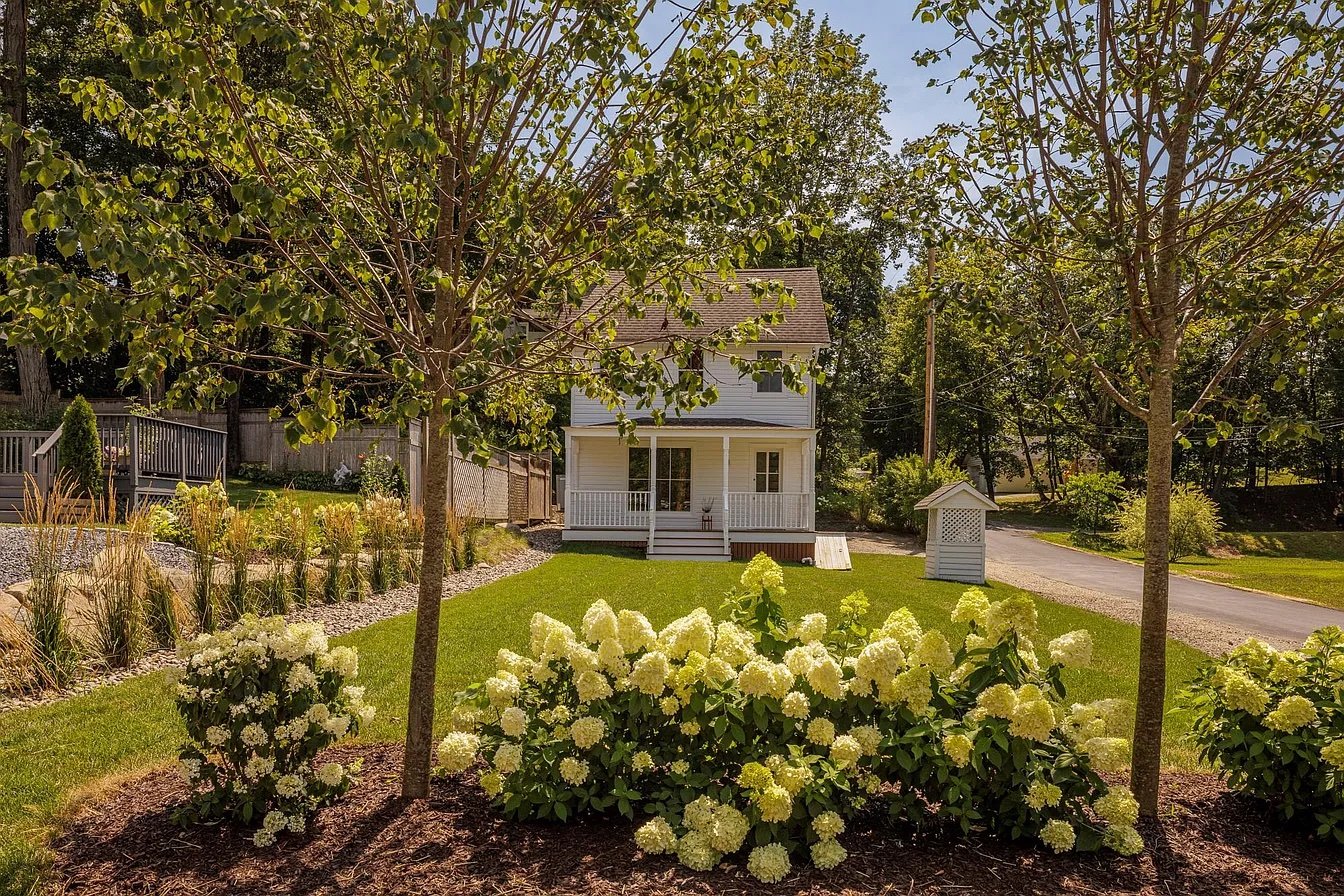 An 1860s Home in Rhinecliff, NY - $1,300,000