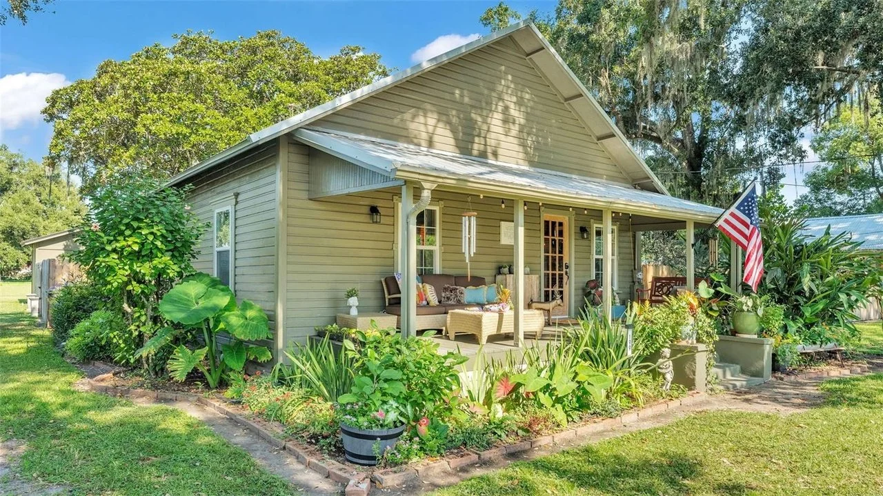 A Charming Bungalow in Homeland, FL - $275,000
