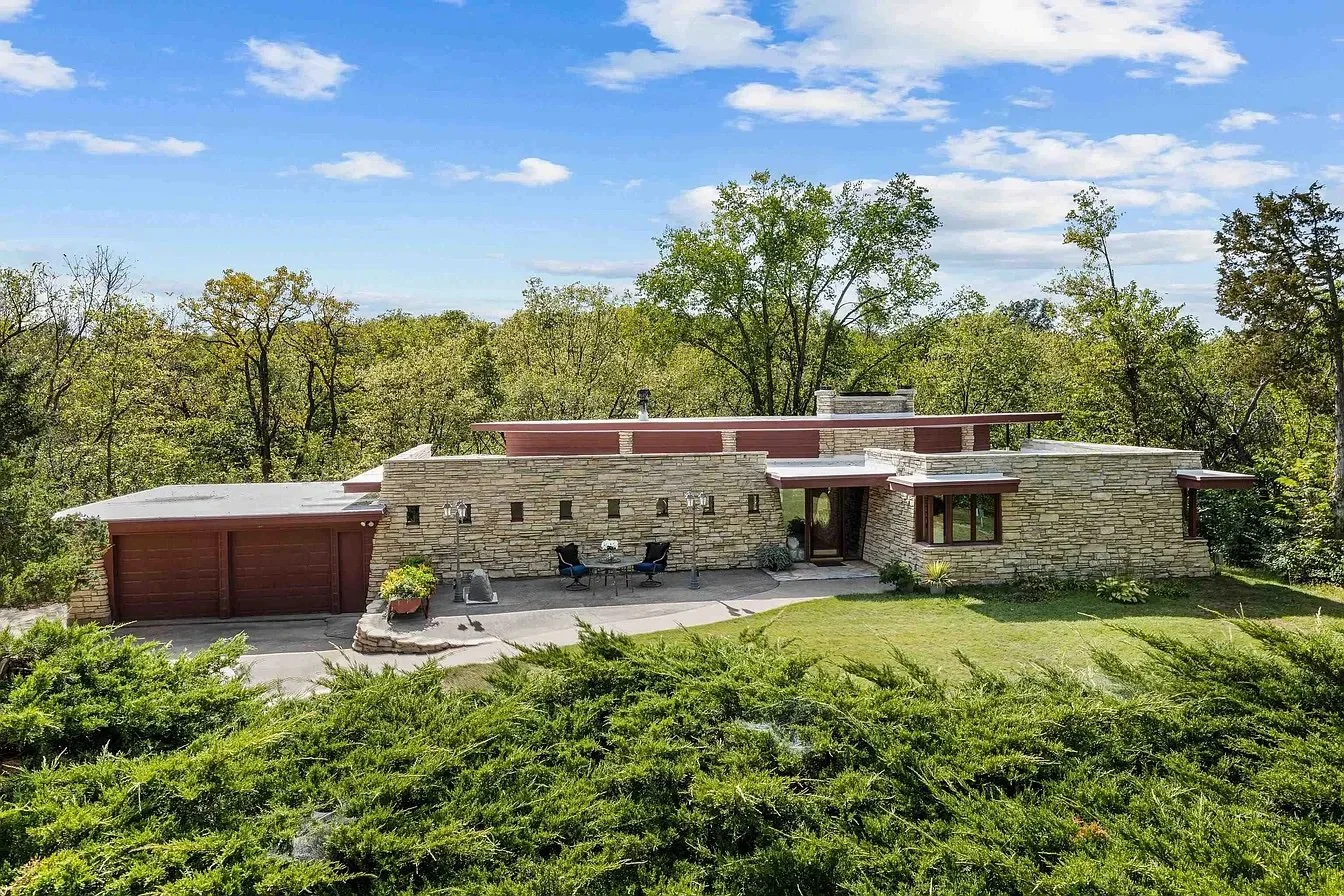 Over 5 Acres in Maquoketa, IA - $447,000