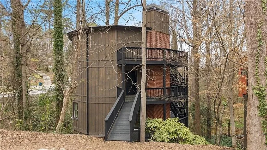 A Dodecagon Home in Atlanta - $945,000