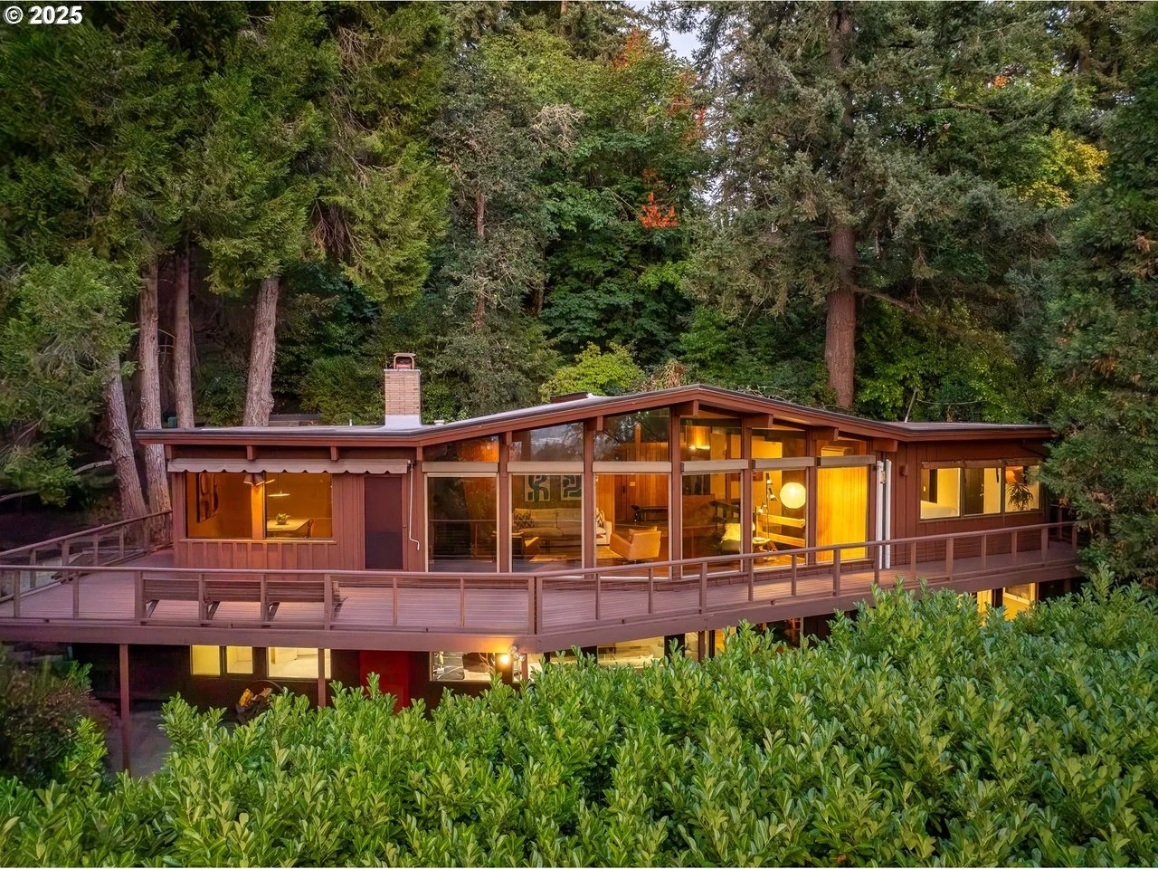 Mid-Century Modern in Eugene, OR - $799,000
