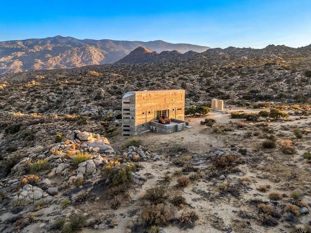 A Charles Martin Design on 2.5 Acres - $1,289,000