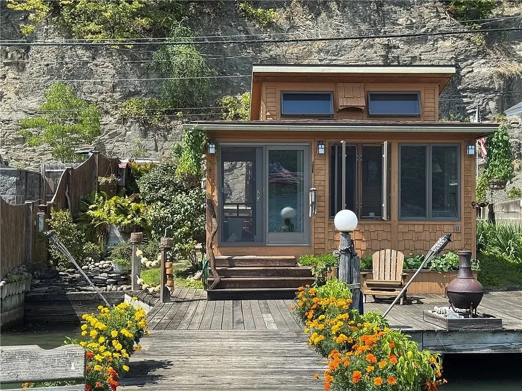 Lakefront in Naples, NY - $399,900