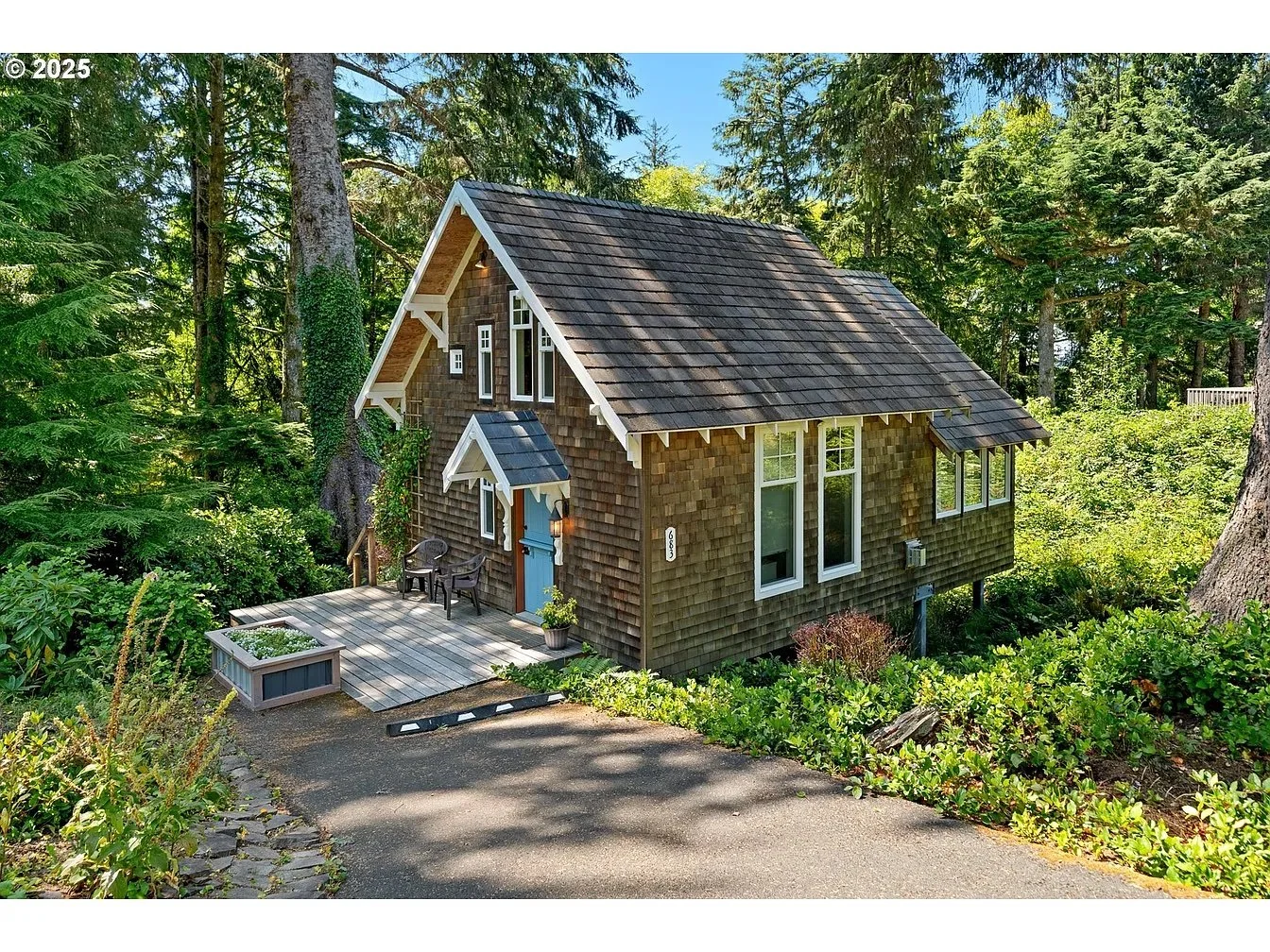 A Cottage in Cannon Beach, OR - $599,000